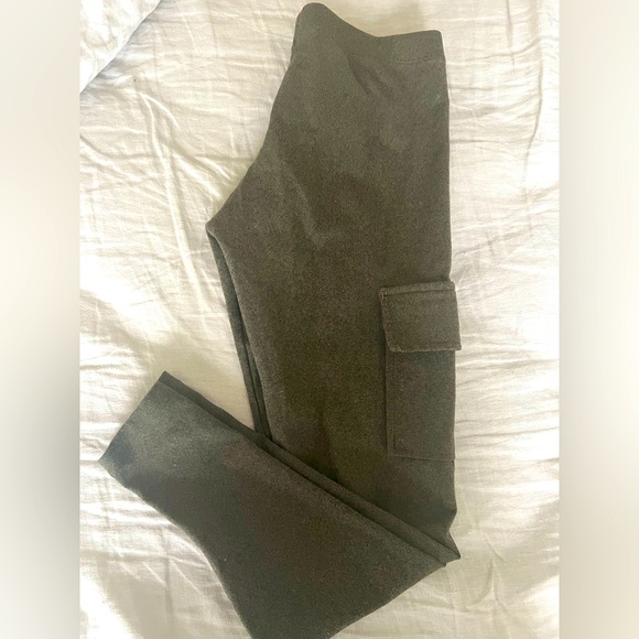 Olive Green Leggings with Pockets - Picture 1 of 3